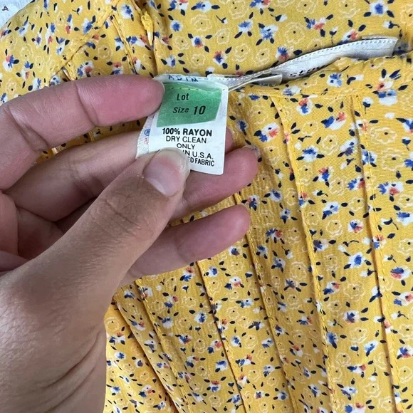 Karin Stevens | Vintage Yellow Ditsy Floral Print Dress - Picture 6 of 9